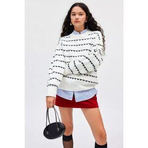 Kimchi Blue Wren Pullover Sweater Size Small Heart Print Crewneck Ribbed